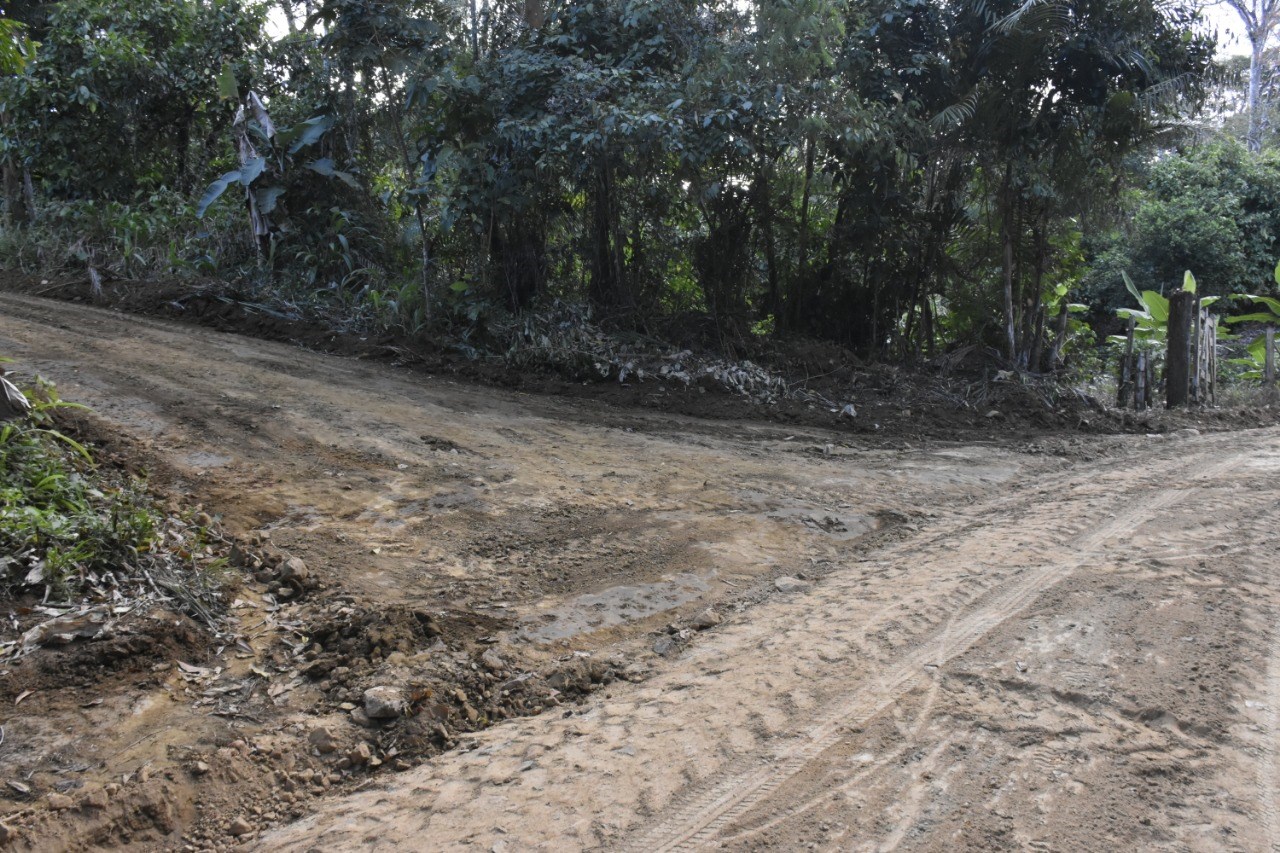 Camacã: Prefeitura recupera estrada vicinal depois de 40 anos 
